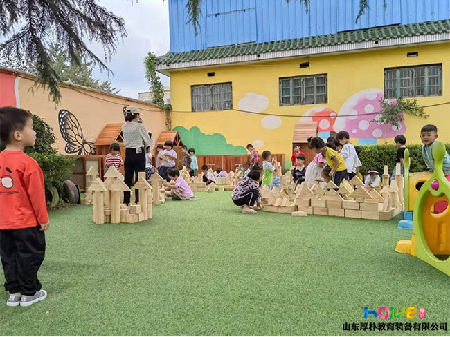 幼兒園小班搭積木游戲活動的教案